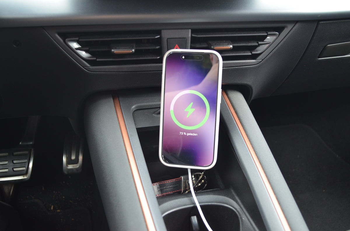 Handyhalterung für CUPRA Born 2021–2025 – kompatibel mit MagSafe 25-Watt-Charger