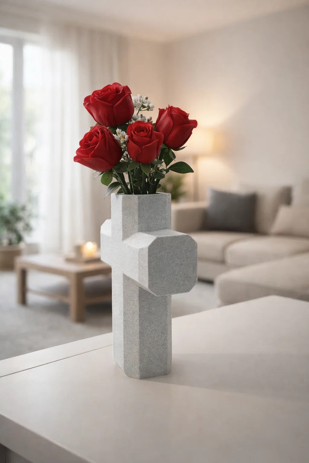 Moderne Kreuz-Vase in Marmoroptik